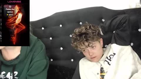 Snapshot of megan_coop3r_ chatting on 11-19-25, 03:28 Megan and sophi online show from 11-19-25, 03:28