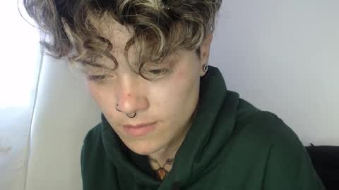 Snapshot of megan_coop3r_ chatting on 12-03-25, 09:46 Megan and sophi online show from 12-03-25, 09:46