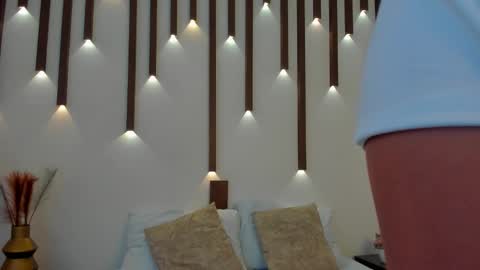 MEGAN COOPER online show from 10-24-25, 09:22