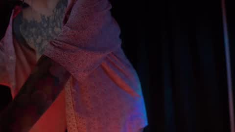 welcome guys   please  help me to reach 100 hands up Thanks  online show from 01-31-25, 11:24