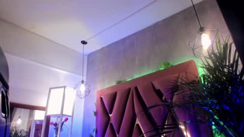 Snapshot of megan_inked_ chatting on 01-11-25, 02:52 online show from 01-11-25, 02:52