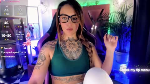 Snapshot of megan_inked_ chatting on 02-21-25, 08:29 online show from 02-21-25, 08:29