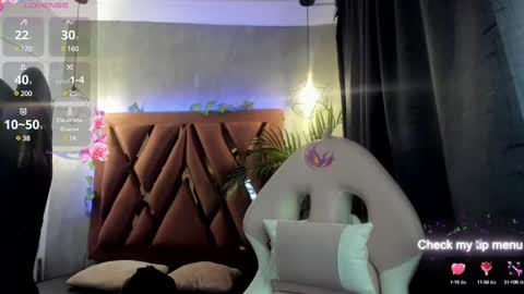 Snapshot of megan_inked_ chatting on 03-09-25, 02:18 online show from 03-09-25, 02:18