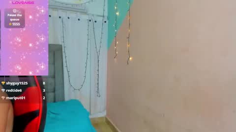 Snapshot of megan_kis9 chatting on 02-15-25, 06:44 megan online show from 02-15-25, 06:44