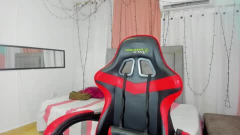 Snapshot of megan_kis9 chatting on 03-12-25, 03:29 megan online show from 03-12-25, 03:29