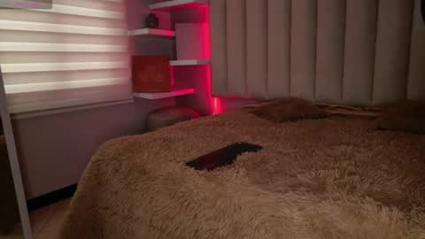     online show from 11-24-25, 01:55