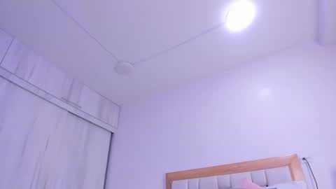 Snapshot of megan_rous2 chatting on 11-21-25, 03:05 megan online show from 11-21-25, 03:05