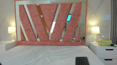 Megan Sweet online show from 10-25-25, 06:32