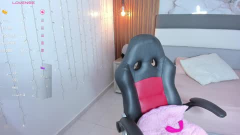 Megan  online show from 04-12-26, 12:43