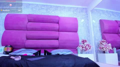 Snapshot of meganfoxxi_ chatting on 01-12-25, 12:07 MeganFOXXI online show from 01-12-25, 12:07