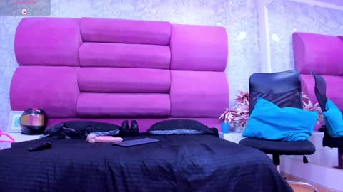 Snapshot of meganfoxxi_ chatting on 01-19-25, 11:32 MeganFOXXI online show from 01-19-25, 11:32