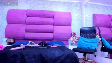 Snapshot of meganfoxxi_ chatting on 01-25-25, 12:17 MeganFOXXI online show from 01-25-25, 12:17
