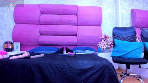 Snapshot of meganfoxxi_ chatting on 01-28-25, 12:57 MeganFOXXI online show from 01-28-25, 12:57