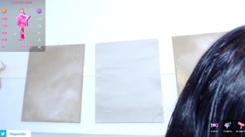 Snapshot of megannrouse_ chatting on 01-17-25, 12:31 MEGAN online show from 01-17-25, 12:31