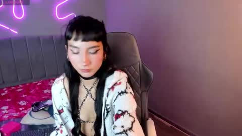 meganpeach_ online show from 11-04-25, 01:10