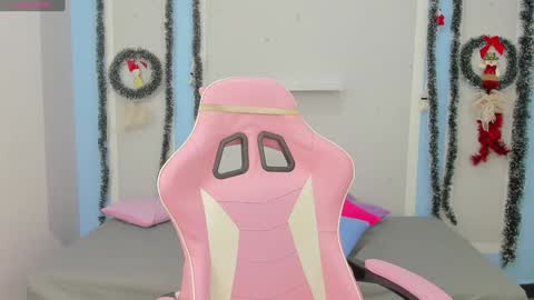 Megan Queen online show from 12-30-24, 01:58