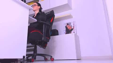 Megan online show from 01-11-25, 04:25