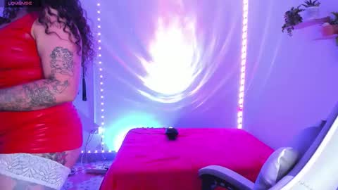 Snapshot of meggan_millerr chatting on 10-03-25, 11:24 online show from 10-03-25, 11:24