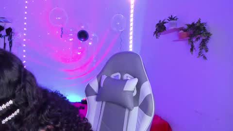 Snapshot of meggan_millerr chatting on 10-30-25, 02:02 online show from 10-30-25, 02:02