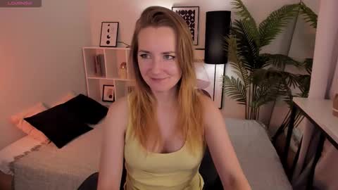 Meggy online show from 10-17-25, 01:57