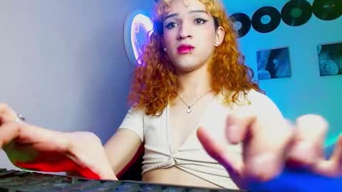 Snapshot of meghan_devil_ chatting on 10-18-25, 06:16 meghan_devil_ online show from 10-18-25, 06:16