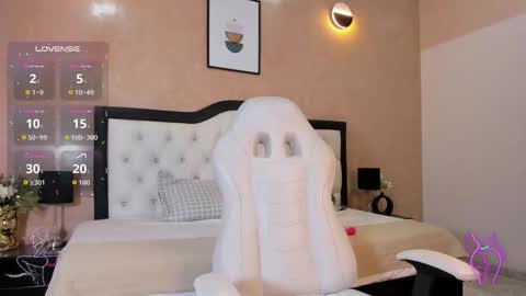 Meghan  online show from 12-17-25, 02:01