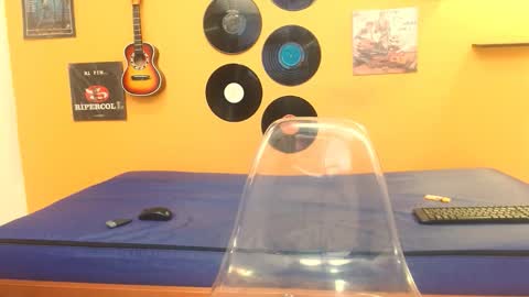 MEIS online show from 09-22-25, 02:24