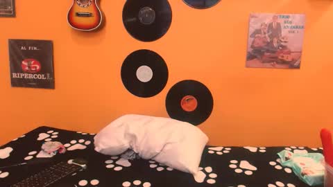 MEIS online show from 11-23-25, 03:06