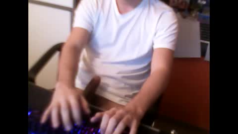 Snapshot of meks5544 chatting on 12-13-24, 08:58 meks5544 online show from 12-13-24, 08:58