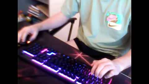 Snapshot of meks5544 chatting on 12-31-24, 10:48 meks5544 online show from 12-31-24, 10:48