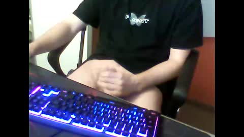 Snapshot of meks5544 chatting on 02-26-25, 10:42 meks5544 online show from 02-26-25, 10:42