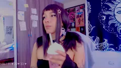 Melissa  -  -  Please help me to reach 100 thumbs up online show from 10-13-25, 07:47