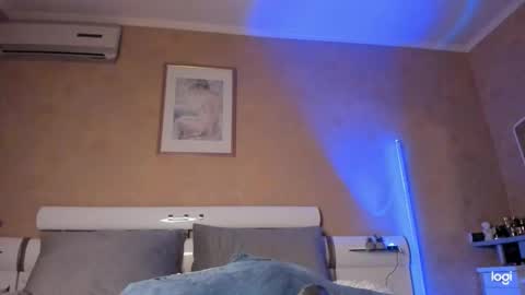  Start every day 2000 - 700 online show from 09-24-25, 11:30