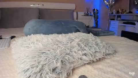  Start every day 2000 - 700 online show from 10-16-25, 05:14