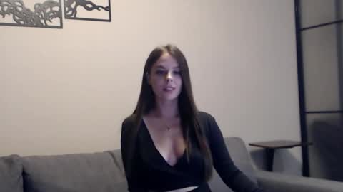 Snapshot of meladams chatting on 10-19-25, 08:09 meladams online show from 10-19-25, 08:09