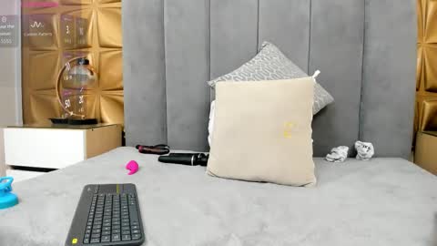 Snapshot of melani_dream chatting on 02-27-26, 02:50 Melani online show from 02-27-26, 02:50