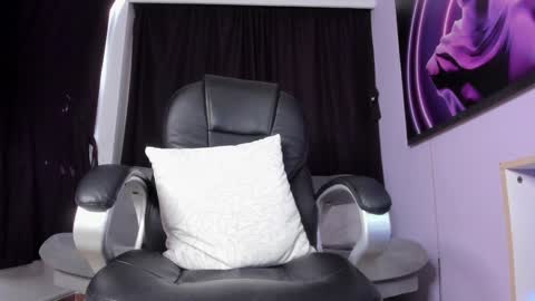 melani greyy online show from 01-15-25, 08:26