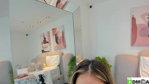 Snapshot of melanie__5 chatting on 01-28-25, 08:57 Melanie Baez online show from 01-28-25, 08:57