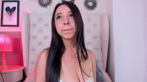 Melanie online show from 03-11-25, 05:35