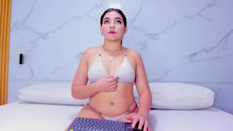 Snapshot of melanie_harl chatting on 02-24-26, 07:34 Melanie online show from 02-24-26, 07:34