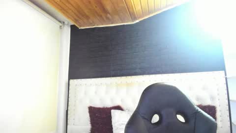 Snapshot of melanie_hh chatting on 03-02-25, 04:07 Melanie  online show from 03-02-25, 04:07