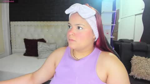 Snapshot of melanie_hh chatting on 03-03-25, 04:03 Melanie  online show from 03-03-25, 04:03