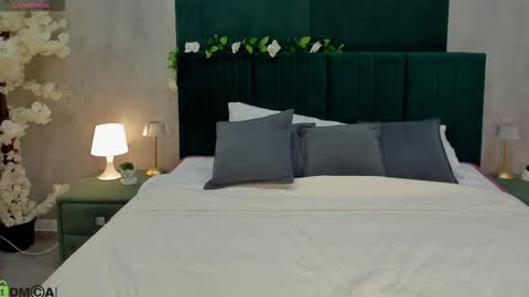 Melanie online show from 11-24-25, 01:05