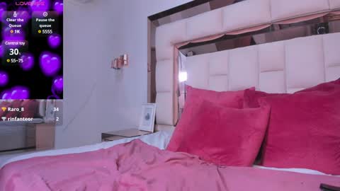 Snapshot of melaniee_joness chatting on 12-14-24, 06:09 melaniee_joness online show from 12-14-24, 06:09