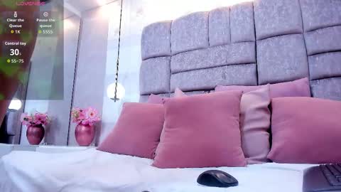 Snapshot of melaniee_joness chatting on 02-12-26, 05:19 melaniee_joness online show from 02-12-26, 05:19