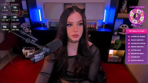 Melanie  online show from 11-17-25, 06:24