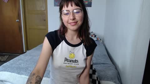 Snapshot of melanies_dream chatting on 03-10-25, 05:29 Princess Consuela Banana Hammock online show from 03-10-25, 05:29