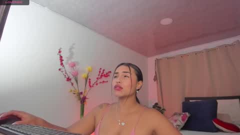melaniie_roussel online show from 02-18-25, 12:37
