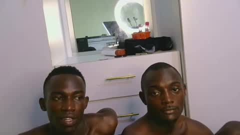 Snapshot of melanin_hotguys chatting on 02-27-25, 05:34 MEDDY AND Faizal online show from 02-27-25, 05:34