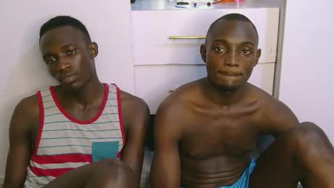 Snapshot of melanin_hotguys chatting on 03-05-25, 10:00 MEDDY AND Faizal online show from 03-05-25, 10:00